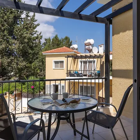 Stylish One Bedroom At Harbour Appartement Paphos