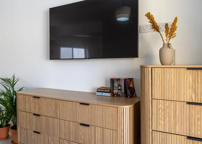 Stylish One Bedroom At Harbour *