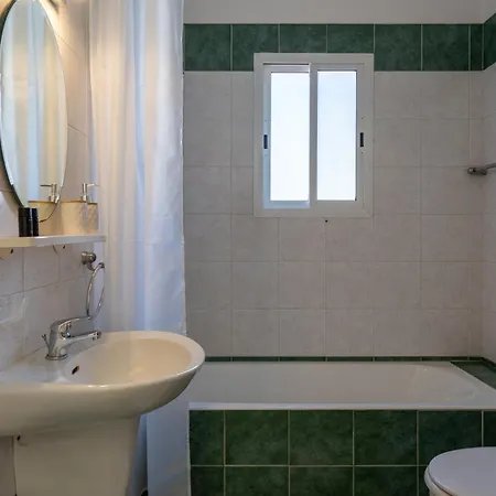 Stylish One Bedroom At Harbour