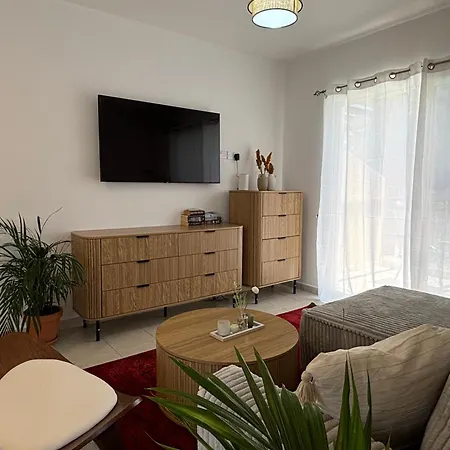 Stylish One Bedroom At Harbour Paphos