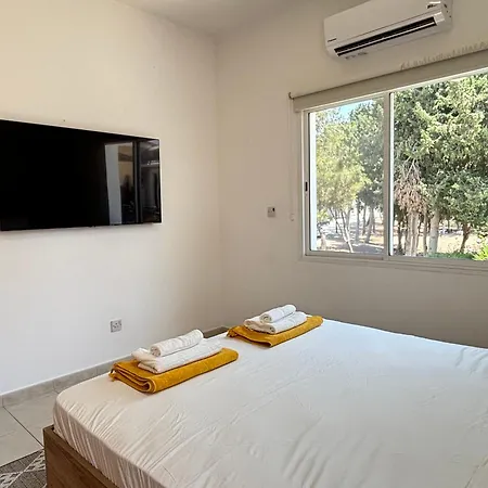 Stylish One Bedroom At Harbour * Пафос
