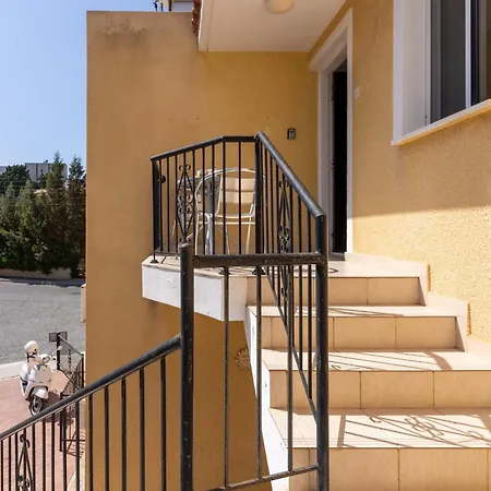 Apartment Stylish One Bedroom At Harbour Paphos