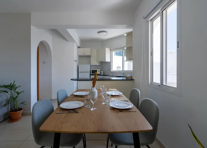 Stylish One Bedroom At Harbour *