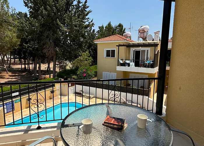 Stylish One Bedroom At Harbour Paphos