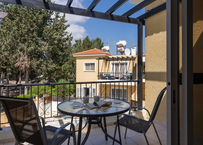 Stylish One Bedroom At Harbour Apartmán Paphos