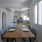 Stylish One Bedroom At Harbour *
